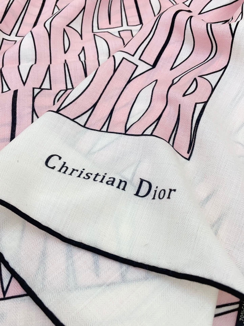 CHRISTIAN DIOR